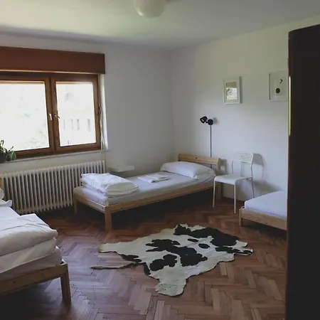 Kmetija Pecnik * Prevalje