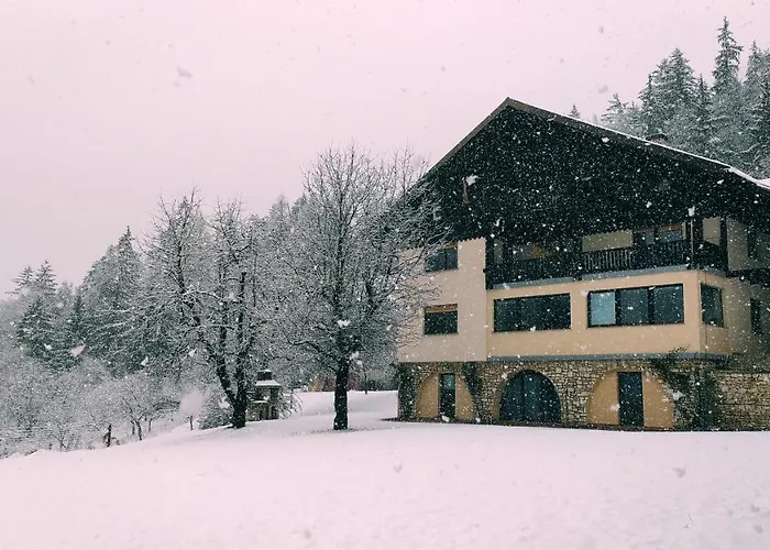 Kmetija Pecnik * Prevalje