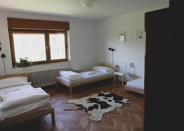 Kmetija Pecnik * Prevalje